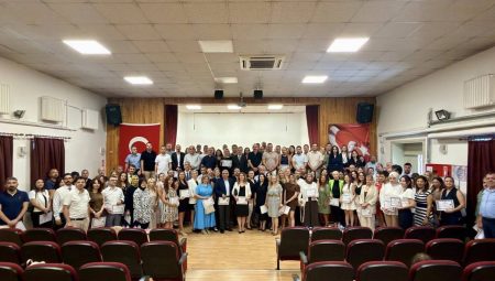 Bornova MEB Başarı Belgesi Töreninde Protokol Krizi 